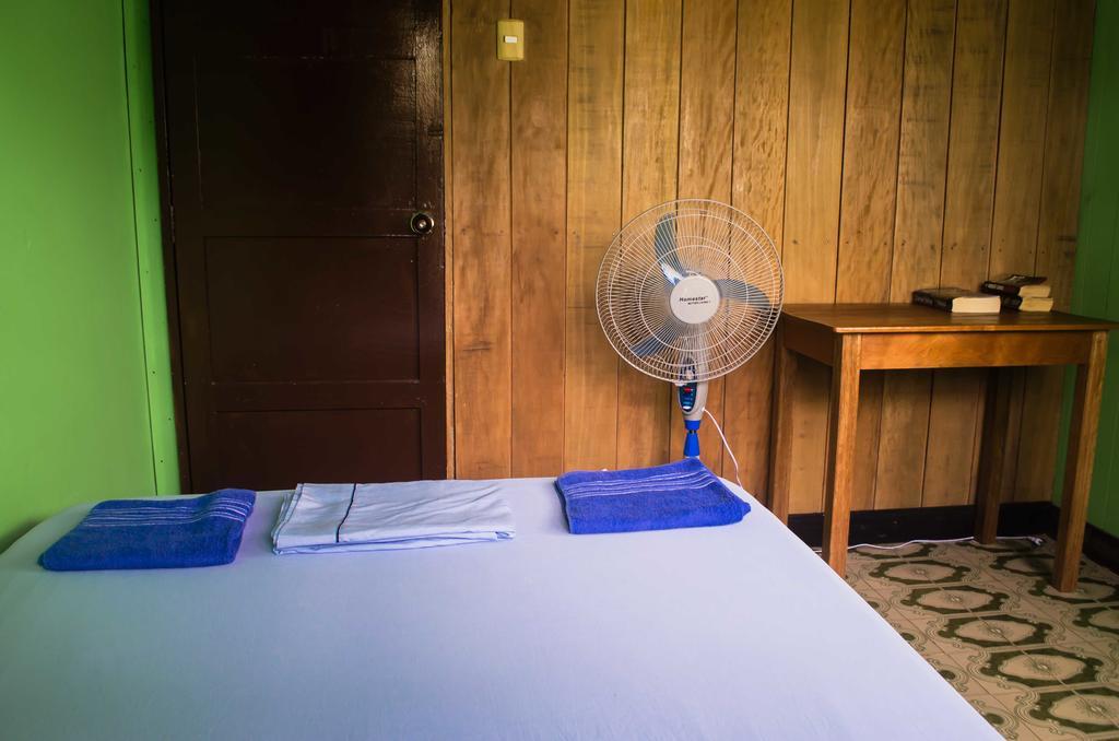 Hostel Casa De Las Palmas Tours レティシア 部屋 写真